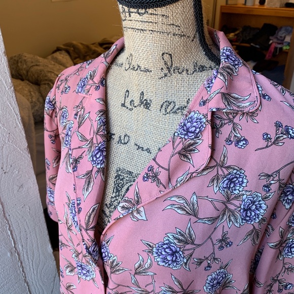 Pink floral pajama collar top - Picture 3 of 4